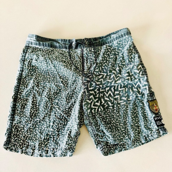 RVCA Lightning Bolt Boardshorts w/ Tiger Patch – Size 34 - Picture 1 of 10